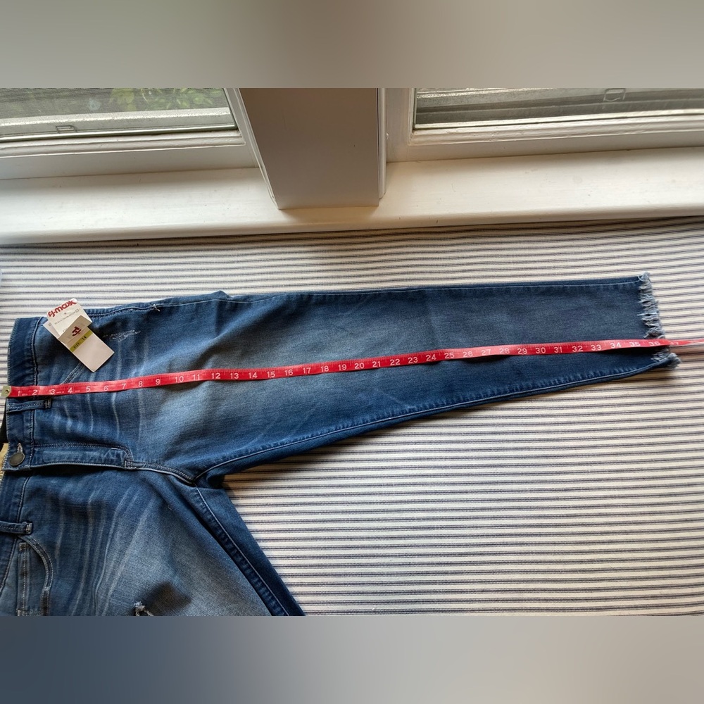 NWT Women’s Democracy Ankle Length Jeans with Booty Lift, Size 14 - Picture 9 of 14